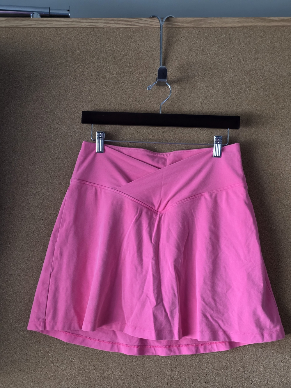 PINK Victoria’s Secret Bright Pink Athletic Skort w/ Pocket Shorts Size L